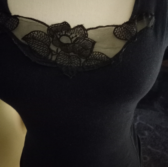 Used,not new black stretch camisole with decorative lace detail. - Picture 2 of 3
